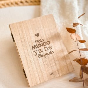 Marco / Libro madera nacimiento.