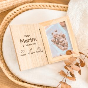 Marco / Libro madera nacimiento.