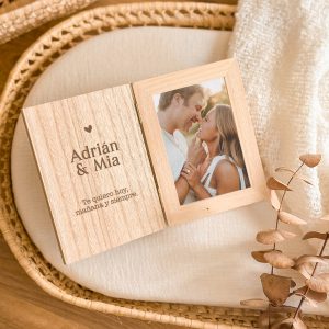 Marco / Libro madera pareja.