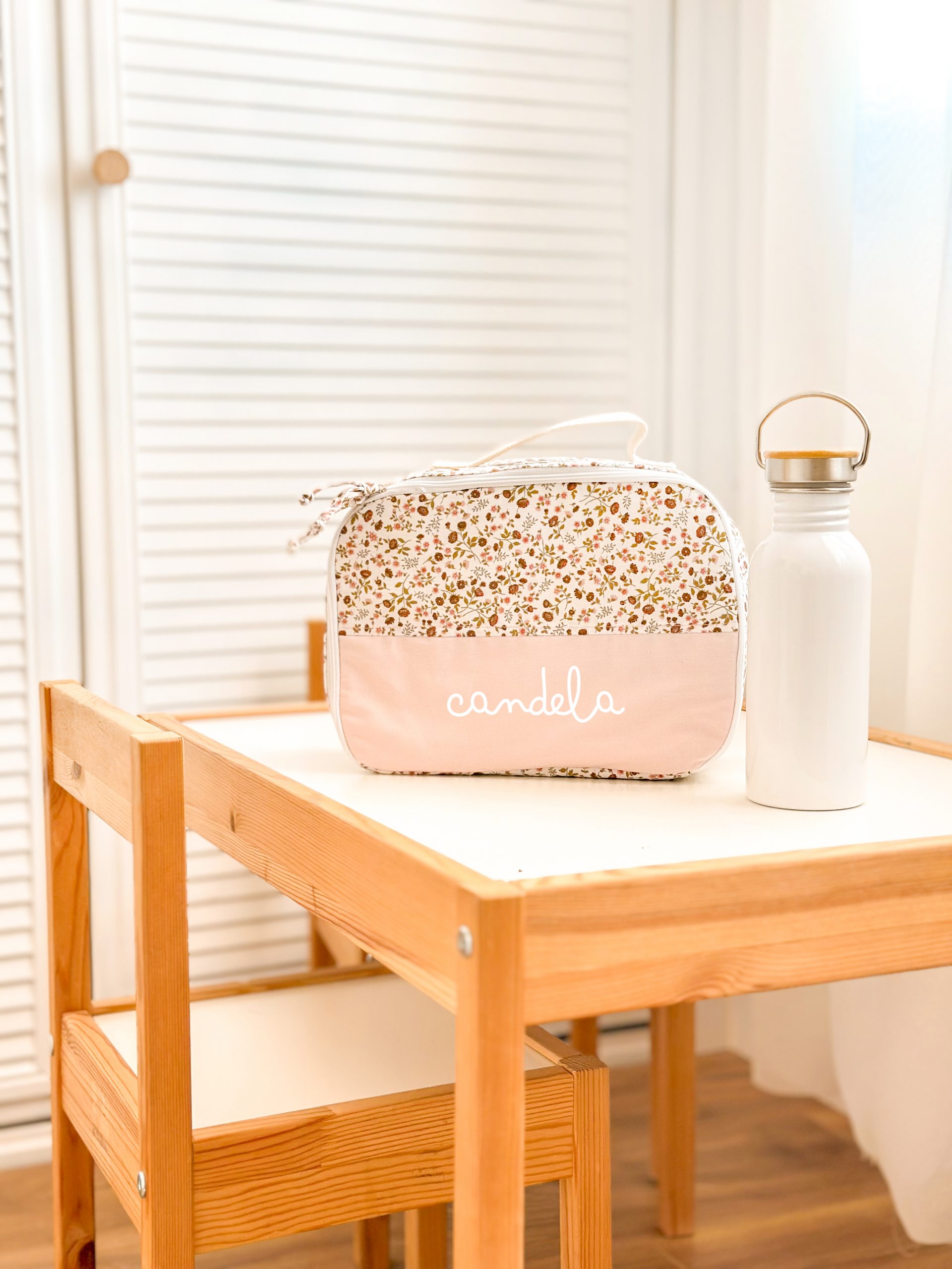 mini nevera portátil flores