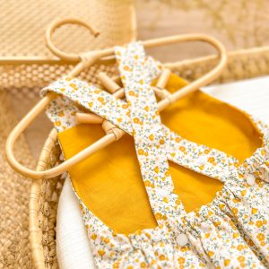 Pack cumpleaños peto flores Mostaza ( TALLA 12M )