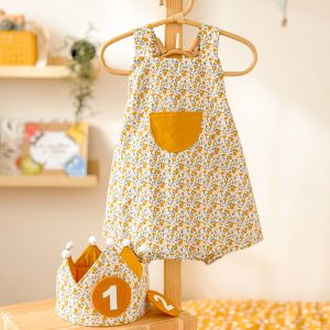 Pack cumpleaños peto flores Mostaza ( TALLA 12M )